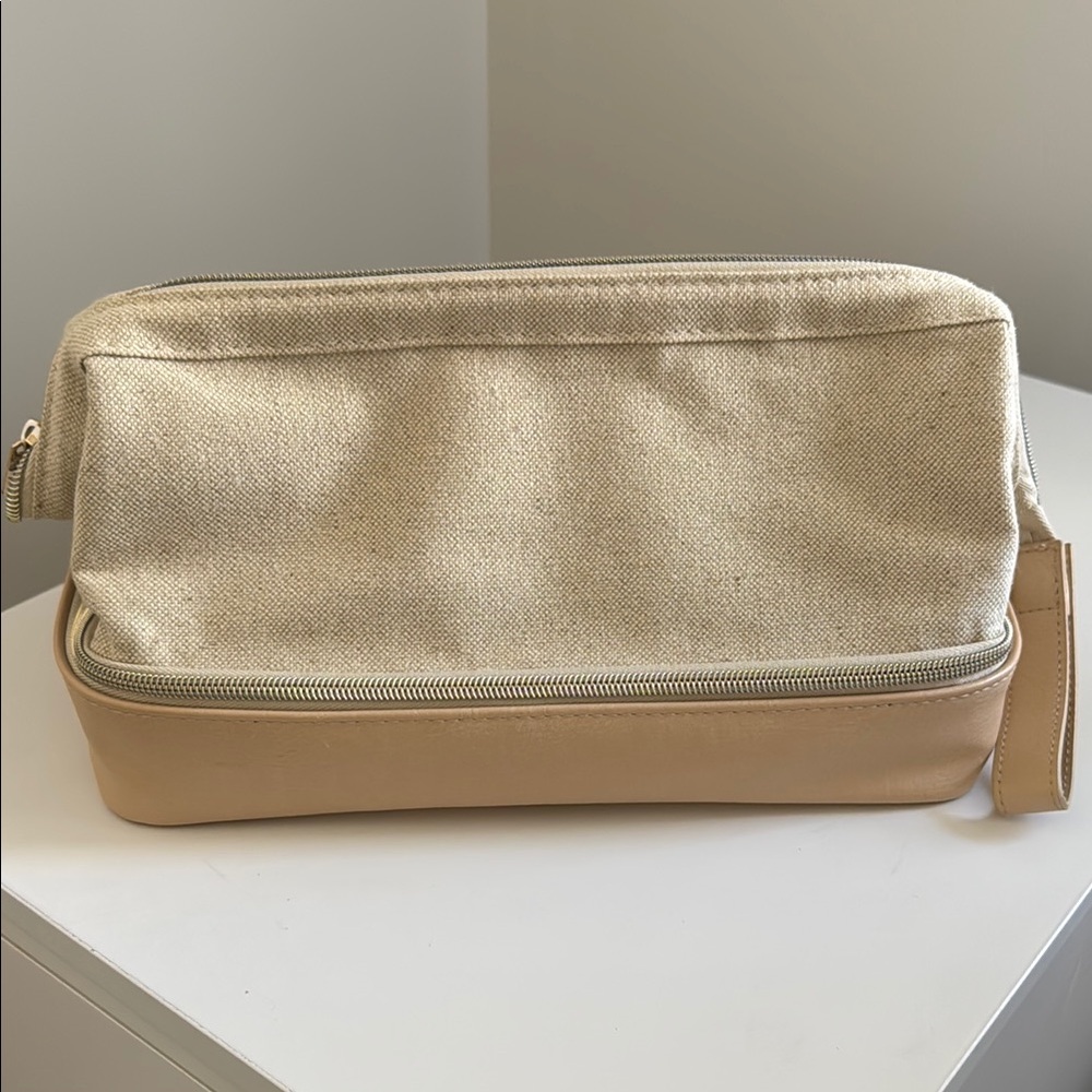 BEIS The Dopp Kit in Beige Toiletry Bag